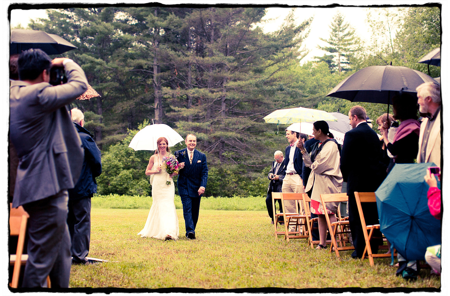 Rain couldn't stop this couple from having their ceremony in the great outdoors.